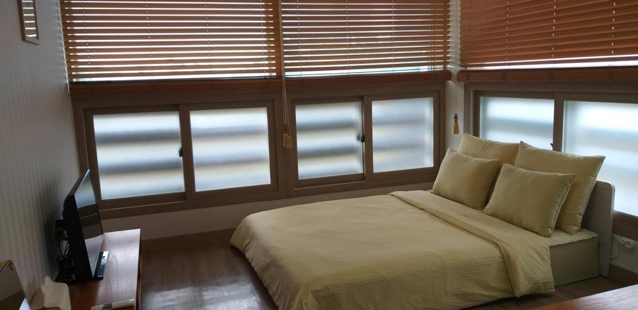 Moon Forest Guesthouse Jeju Dış mekan fotoğraf