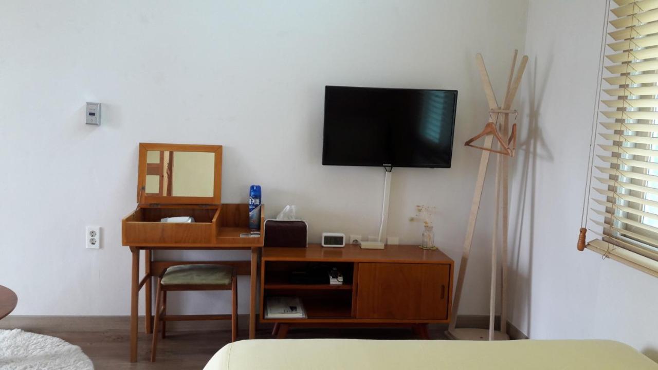 Moon Forest Guesthouse Jeju Dış mekan fotoğraf