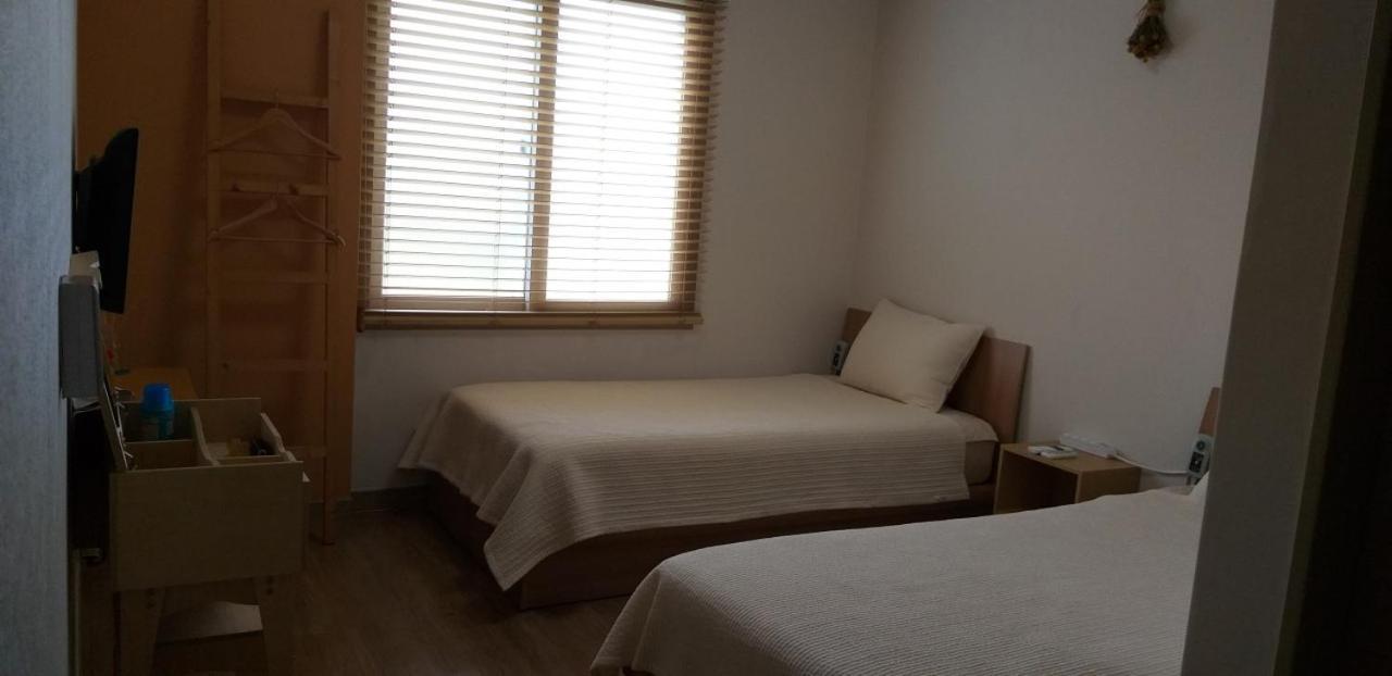 Moon Forest Guesthouse Jeju Dış mekan fotoğraf